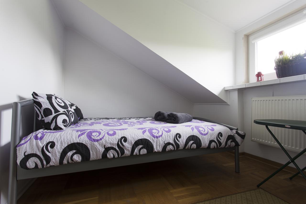 Rent0Nline Brwinow Rooms Exterior foto