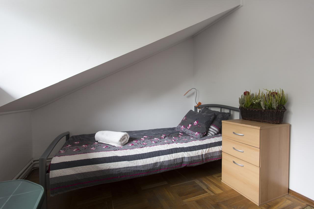 Rent0Nline Brwinow Rooms Exterior foto