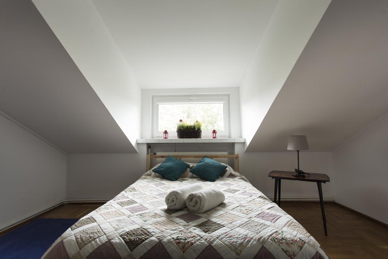 Rent0Nline Brwinow Rooms Exterior foto
