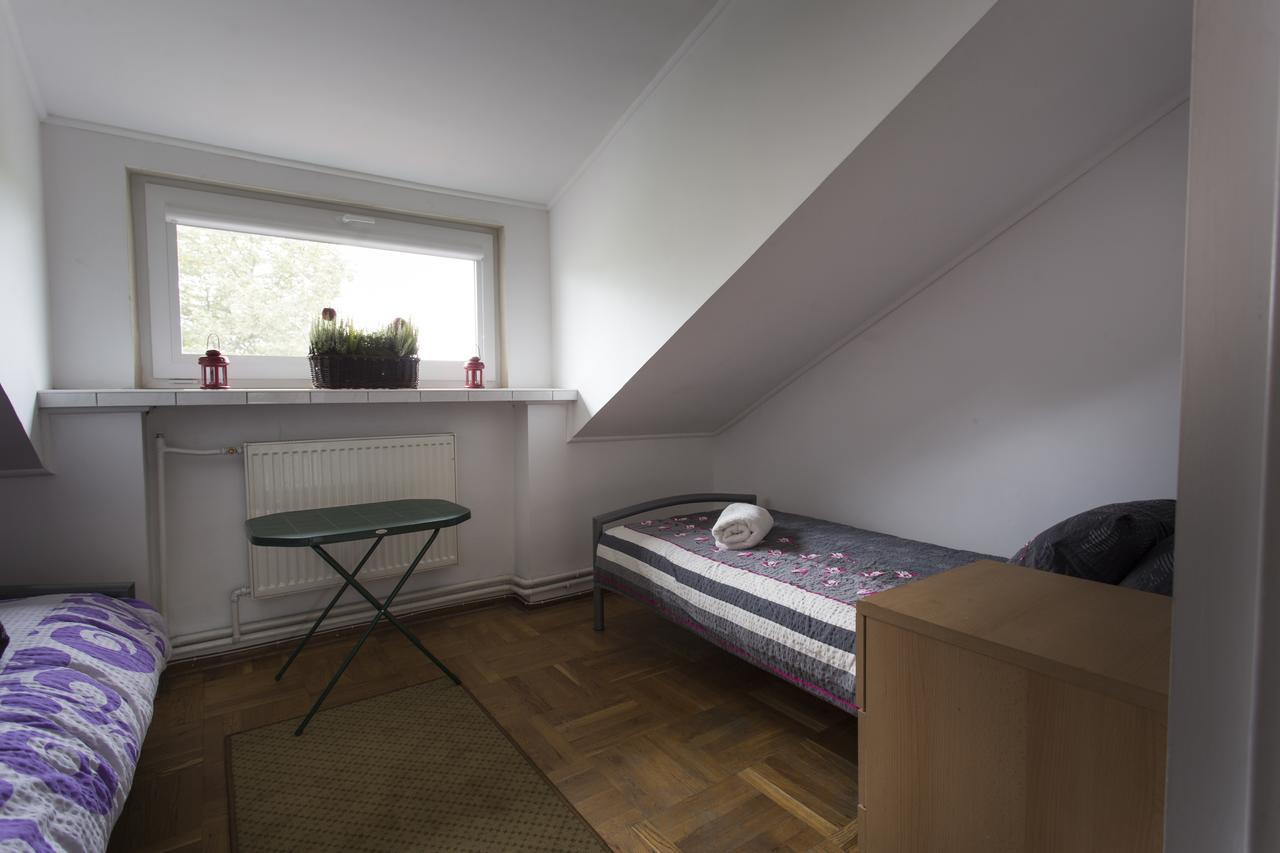 Rent0Nline Brwinow Rooms Exterior foto